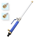 Pulverizator de apă albastru, cu mâner ergonomic și tija de stropit de 46,5 cm, fabricat din aluminiu și cupru.