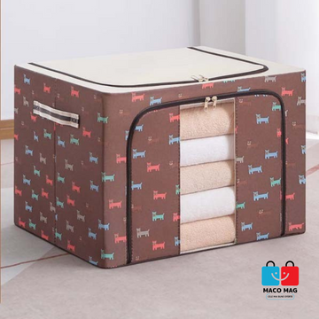 CUTIE DE DEPOZITARE PLIABILĂ, CU FERMOAR, 24 L, MATERIAL TEXTIL, DIMENSIUNI 40X30X20 CM, CULOARE MARO, CADRU METALIC, SUPORT BAZĂ STABIL DIN PLASTIC, CU IMPRIMEU CATELUȘ